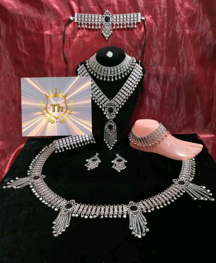طقم إكسسوارات تراثي يمني مطلي فضة - 4