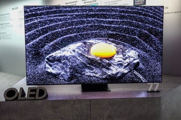 77" Class OLED S95C - 1