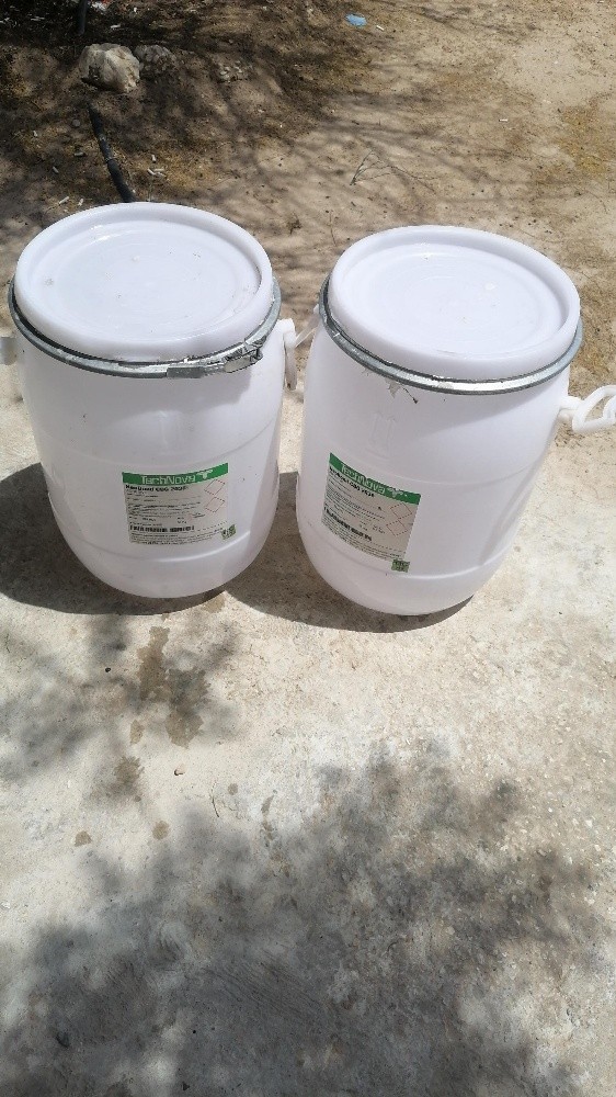 ibc tank and drums - 7