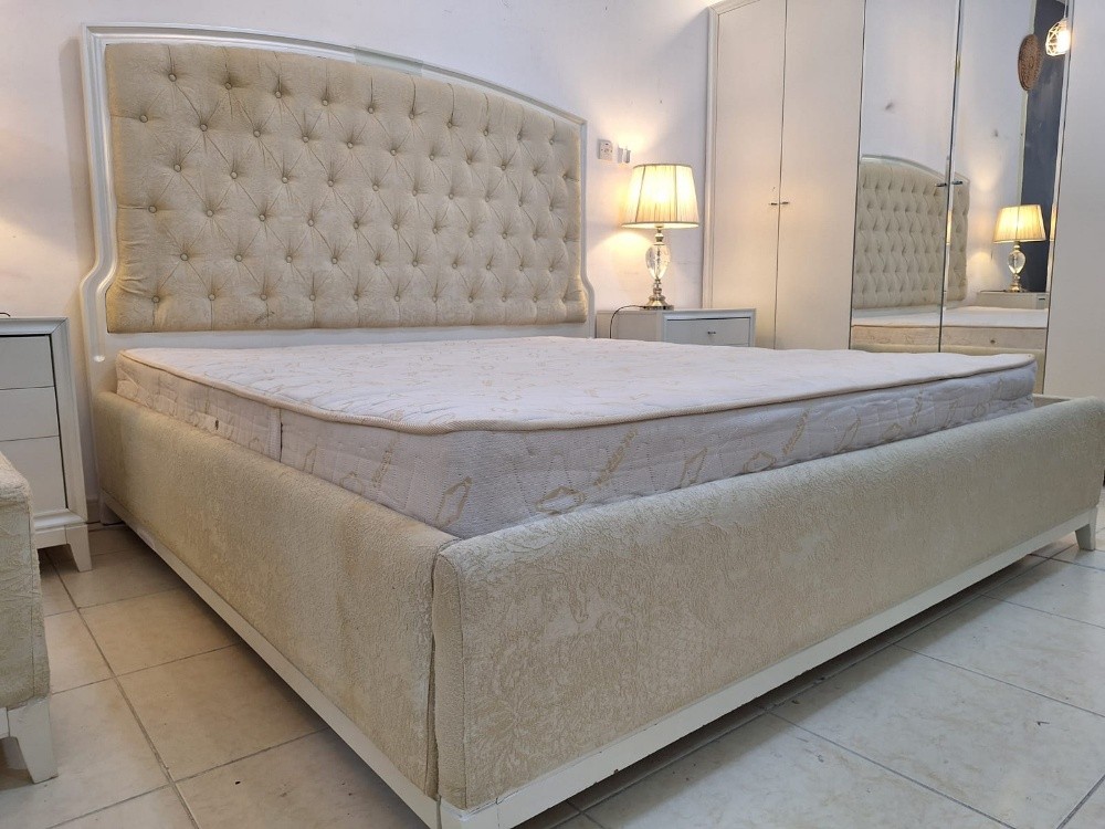 King size bedroom set for sale. - 2