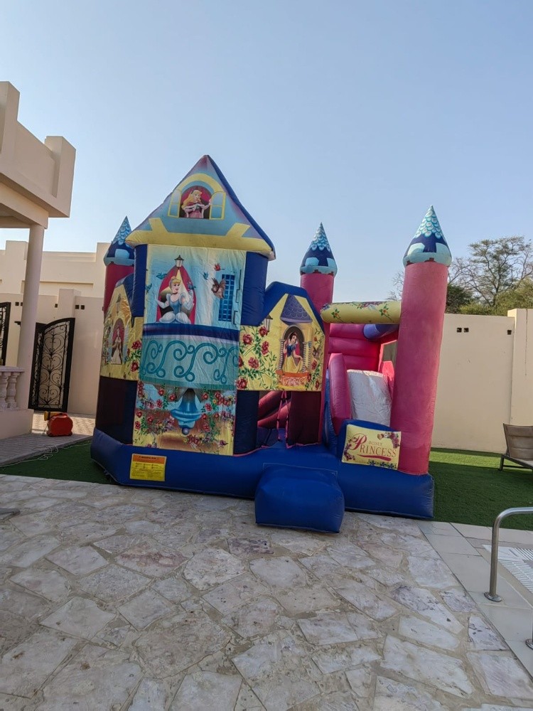 للايجار نطاطيات مع بركة او ملعب ص - 3