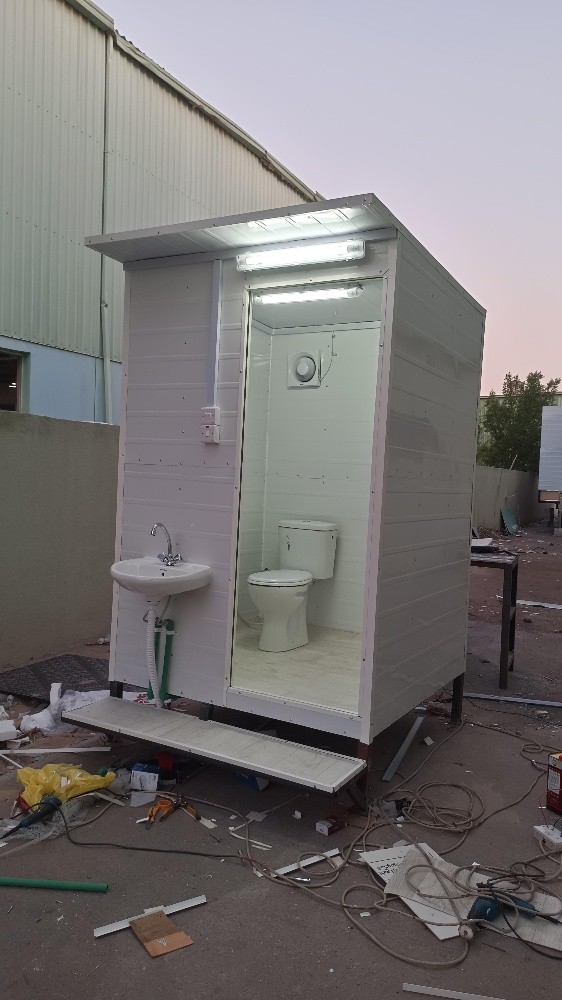 cabin toilet kitchen - 3