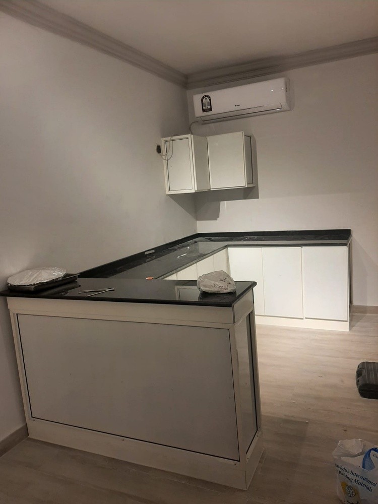 cabin toilet kitchen - 3