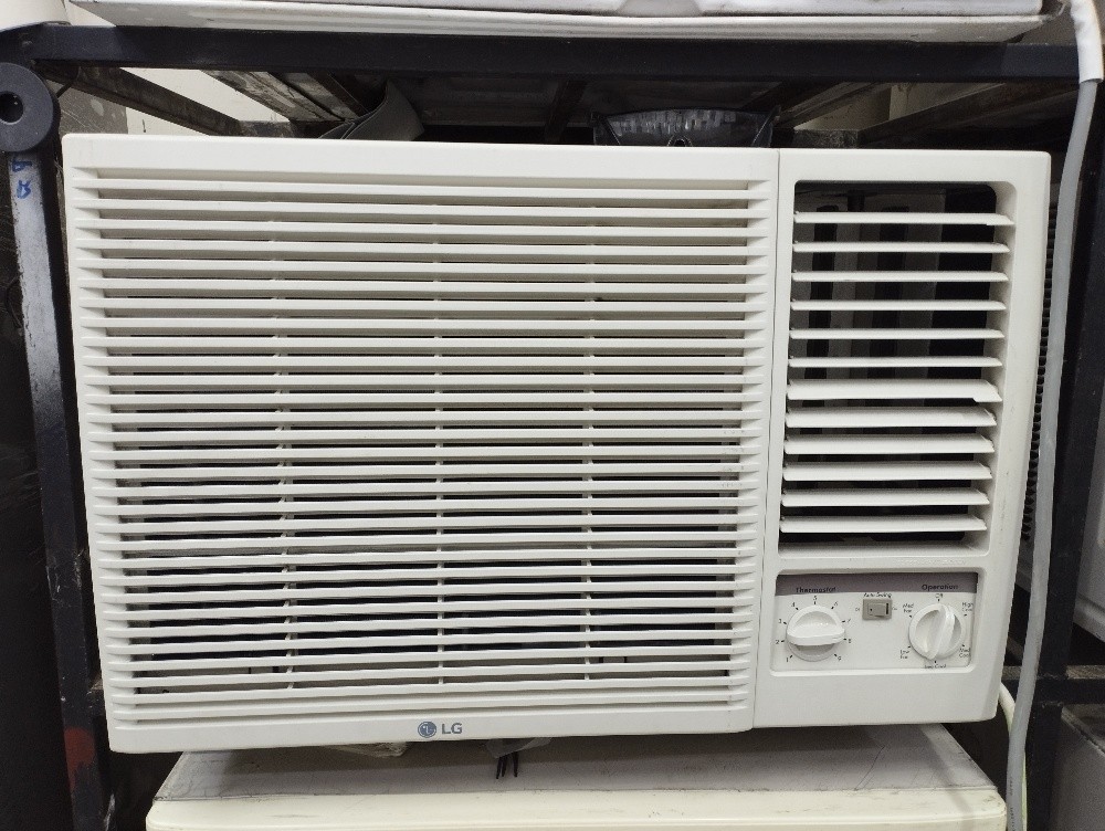 Good Condition AC for sale. - 2