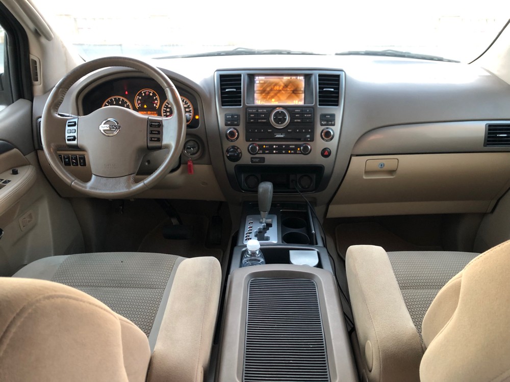 Nissan Armada perfect condition - 13