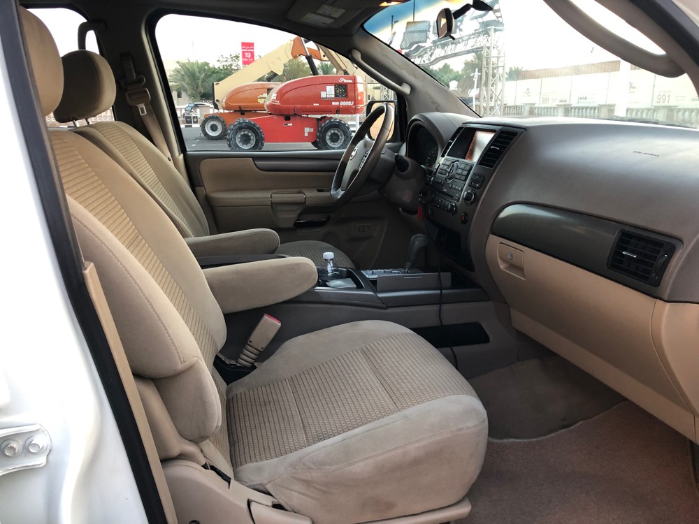Nissan Armada perfect condition - 10