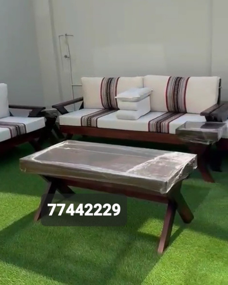 ٤كراسي و٤طاولات وطاولة كبيرة - 8