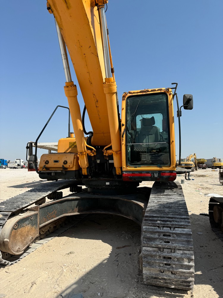 Hyundai excavator - 4