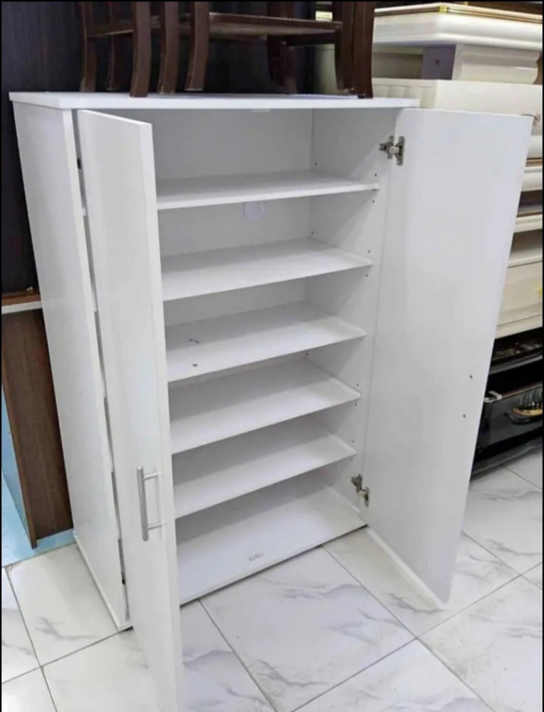 shoes rack available 33664956 - 6