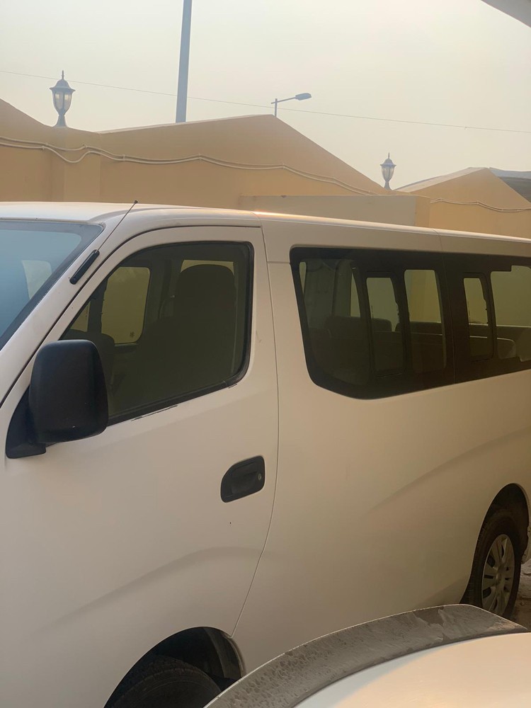 Nissan Urvan 2016 for rent - 3