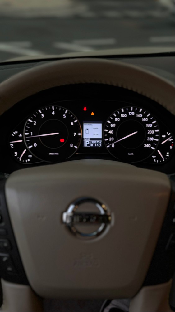 Nissan Patrol LE 2012 - 5.6L V8 - 6