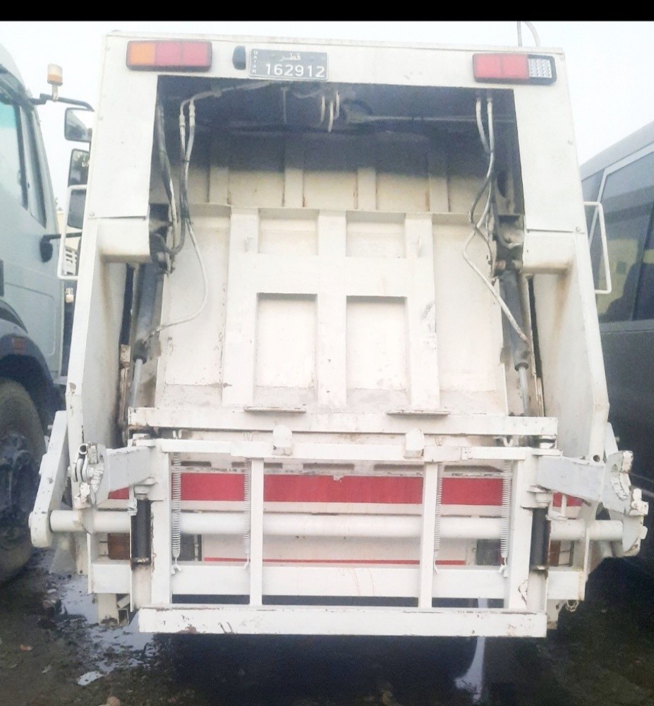 4 Hino300 7cbm compactor forsale - 2