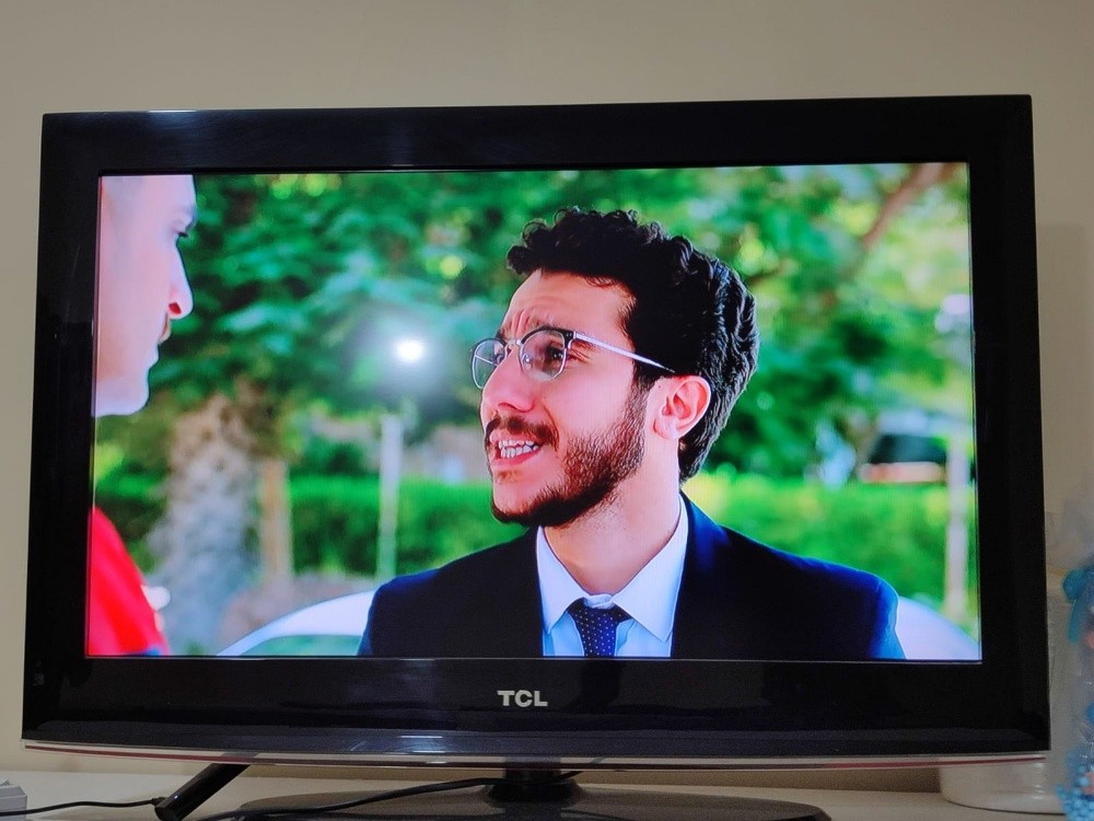 TCL 32 inch not smart - 1
