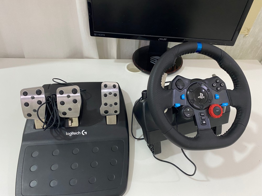 PlayStation steering wheel - 1