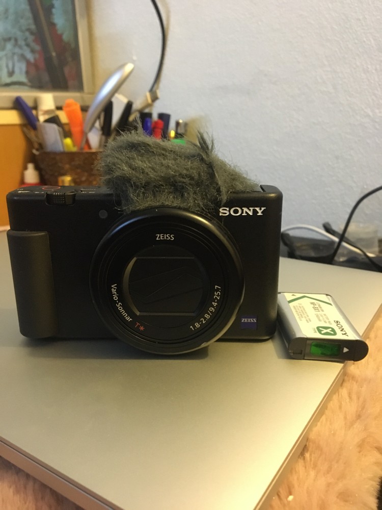 SONY ZV1 Digital camera - 11