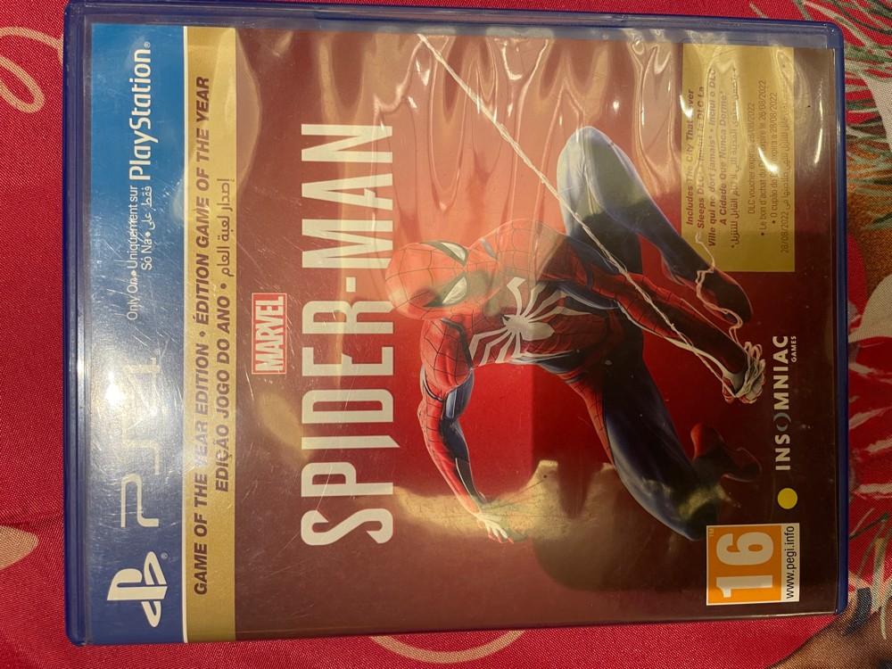 PlayStation 4 Slim - 4