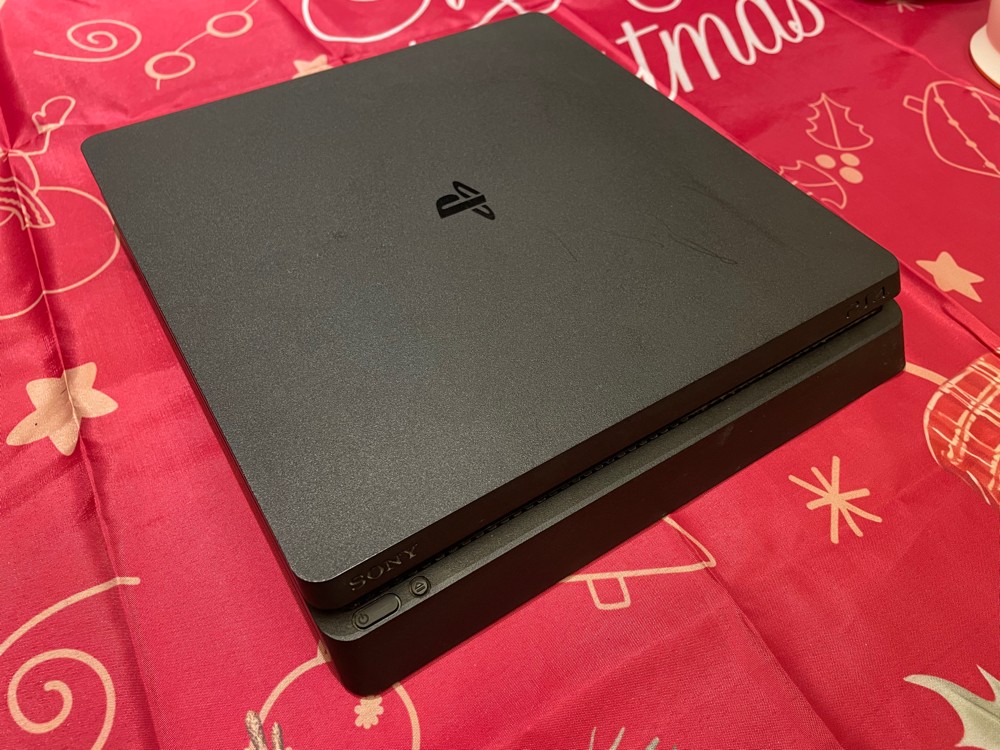 PlayStation 4 Slim - 15