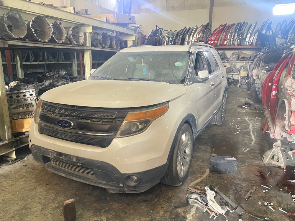 ford explorer 2014 scrap parts - 7