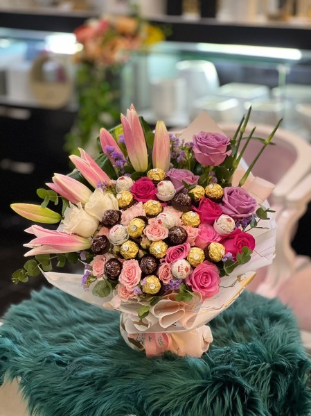 flower bouquet w/ ferrero choco - 1