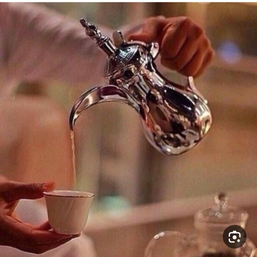 شاب مقهوي - 1
