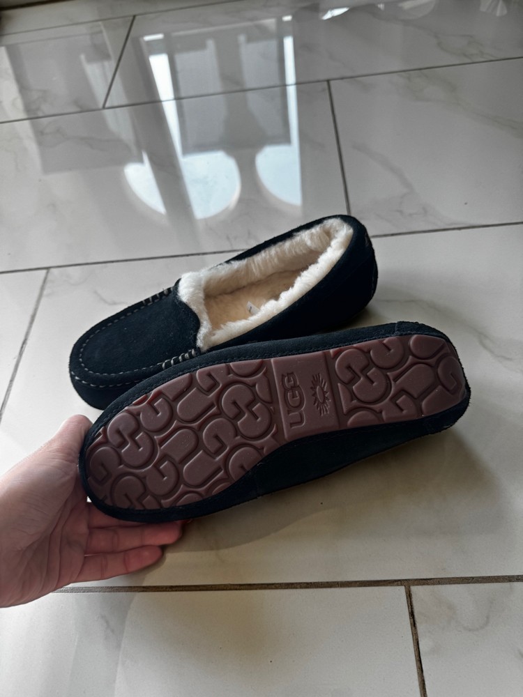 UGG - 3