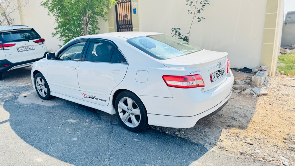 TOYOTA CAMRY SE - 4