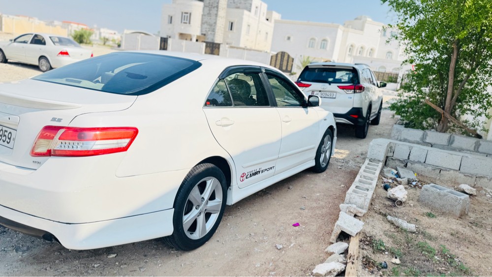 TOYOTA CAMRY SE - 1