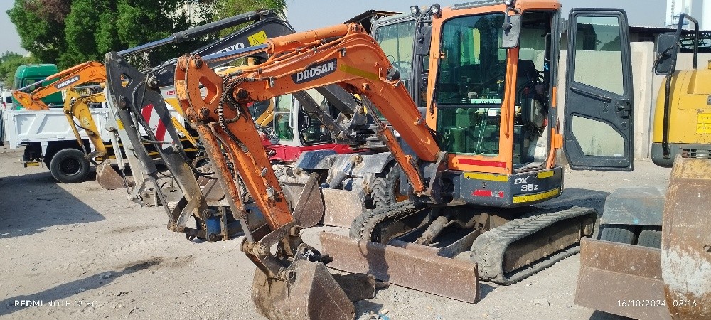 excavator bobcat - 1
