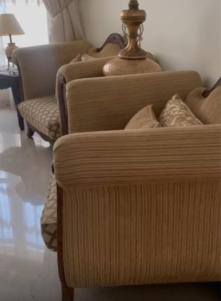 طقم كنب مع طاولتين - 1