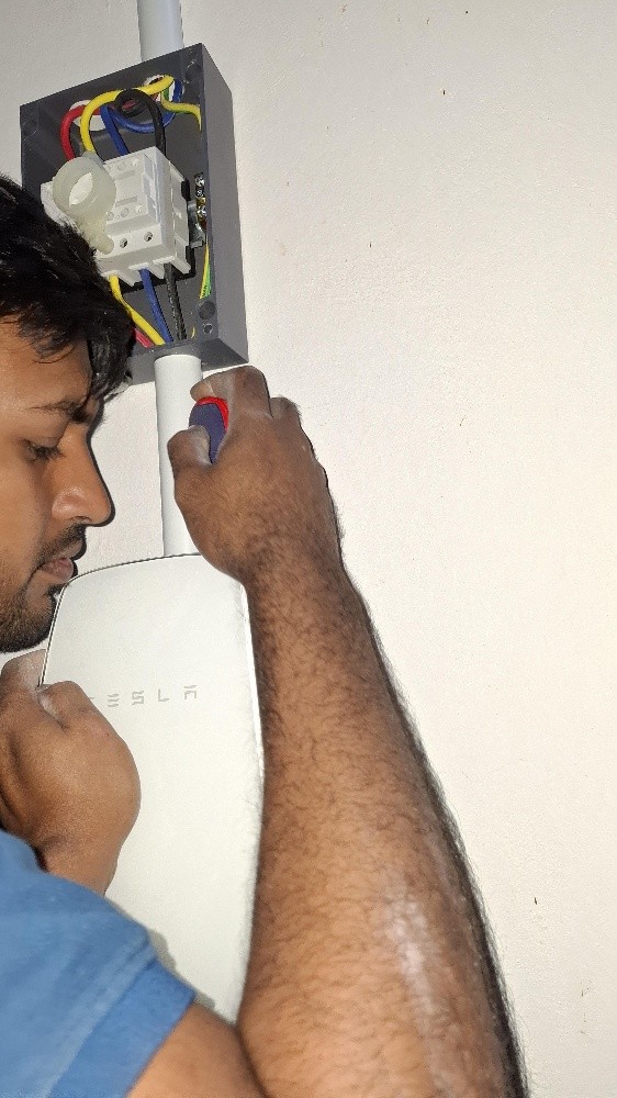 electric car charger technician - 6