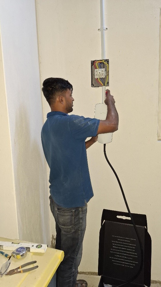 electric car charger technician - 4