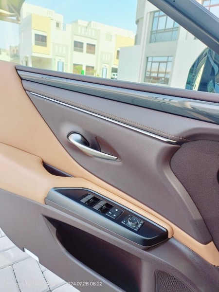 LEXUS ES300H - 5