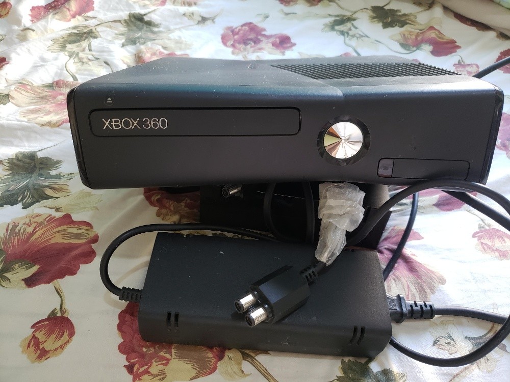 X Box 360 + One handle - 1