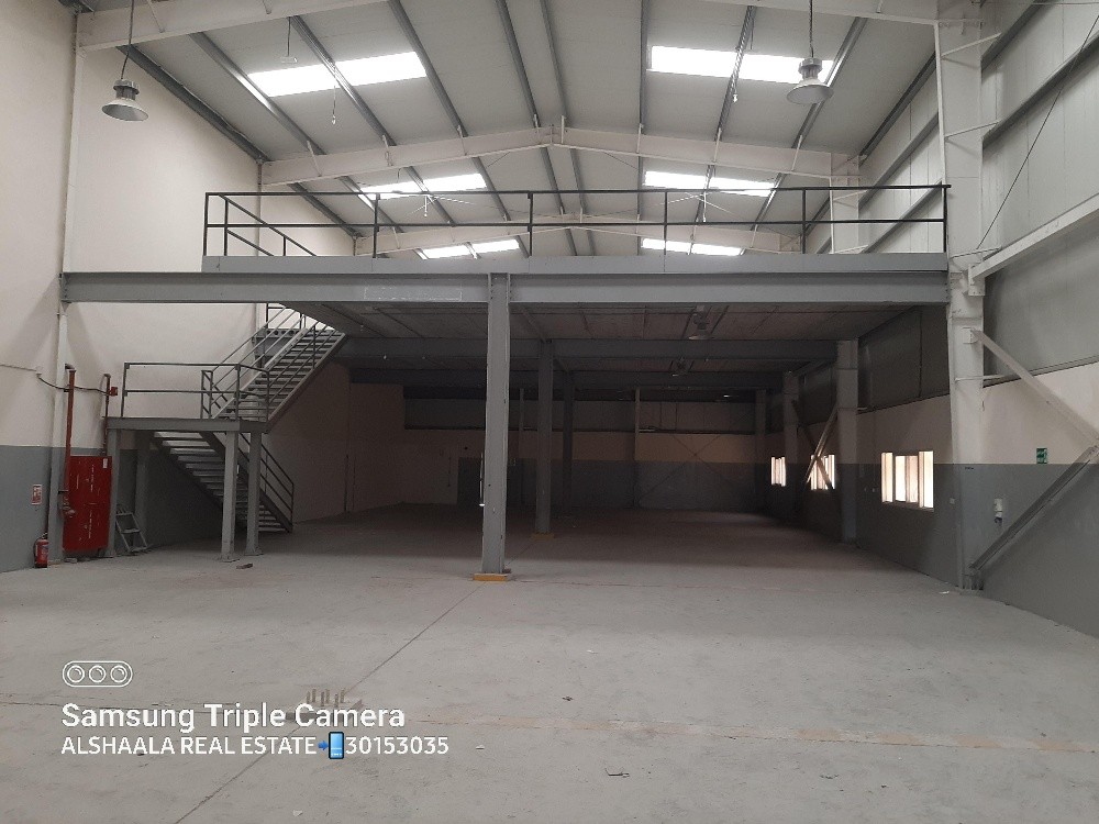 W/shop or store in  industrial ar - 2