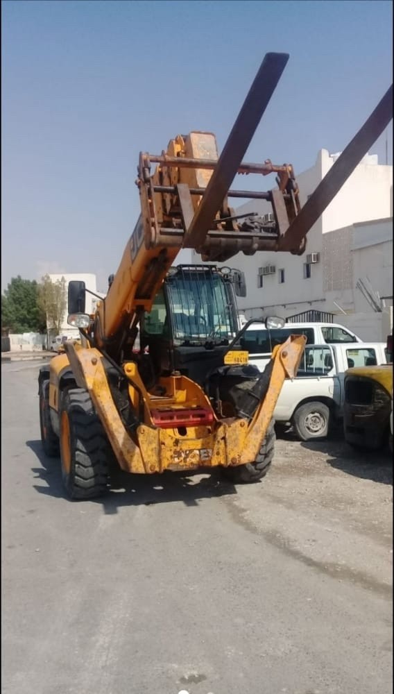 17M Telehender Forklift  - 1