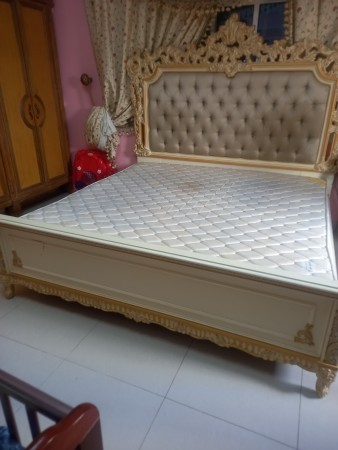 BED ,MATTRESS AND STABLE - 6