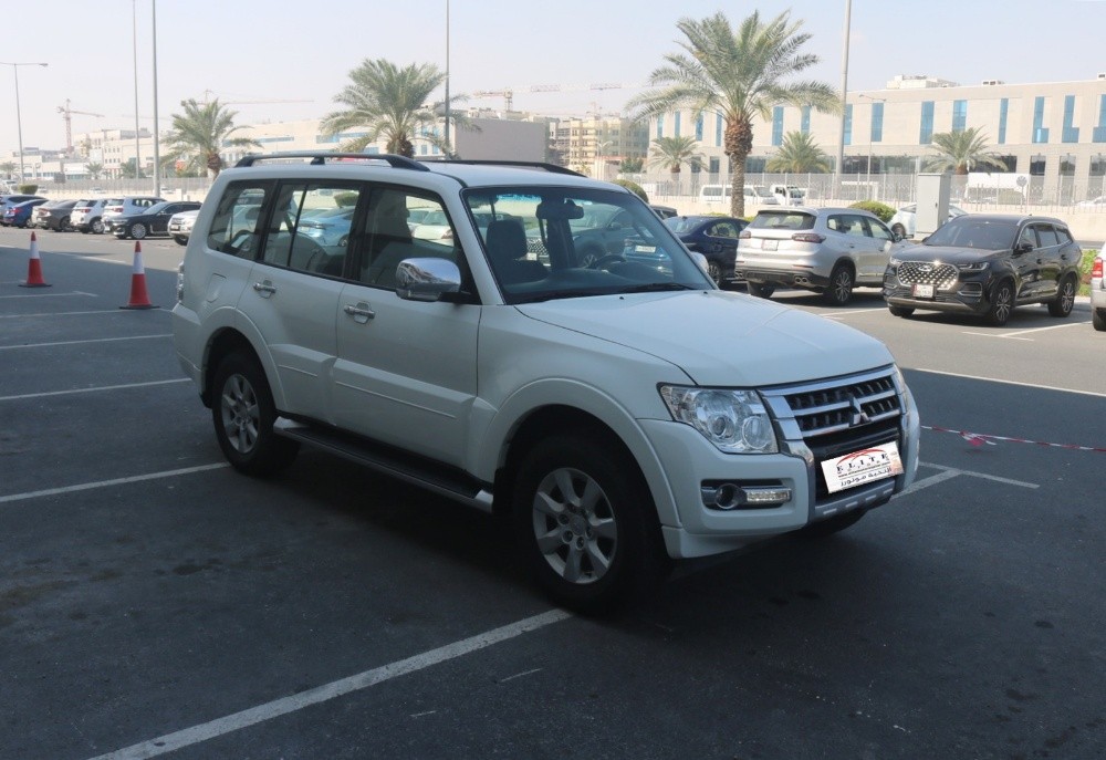 Mitsubishi Pajero - 1
