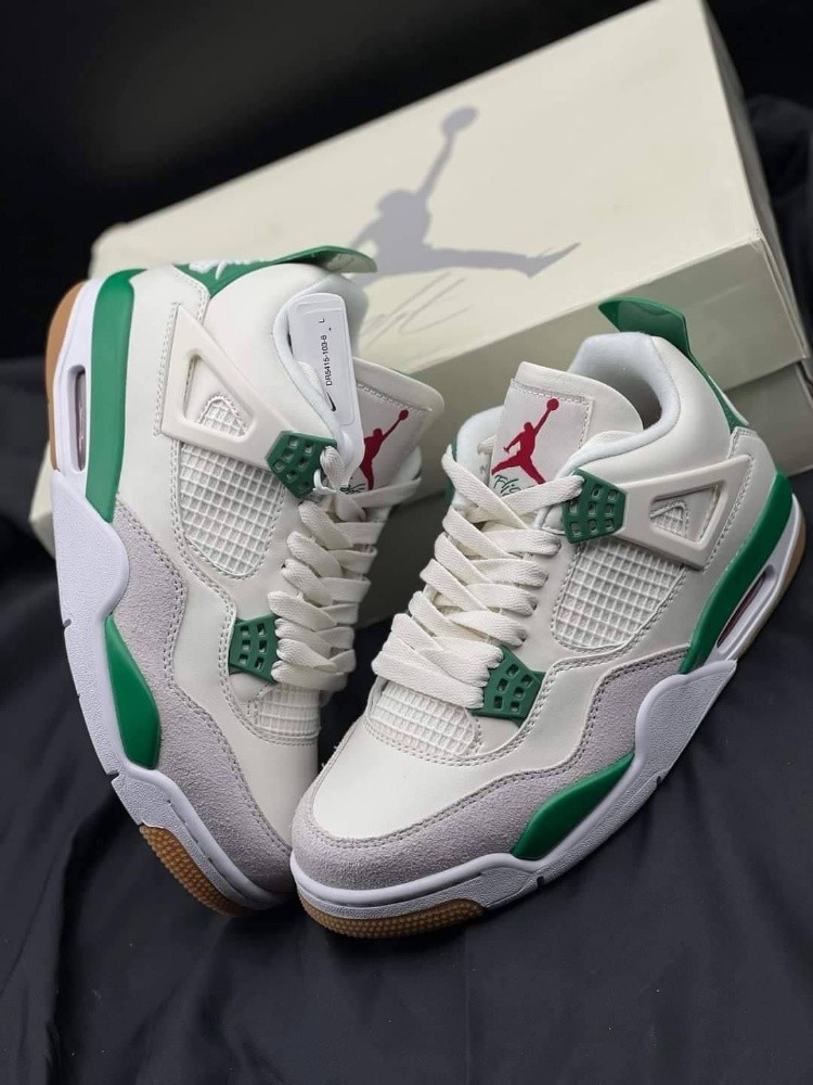 Nike Jordan - 4