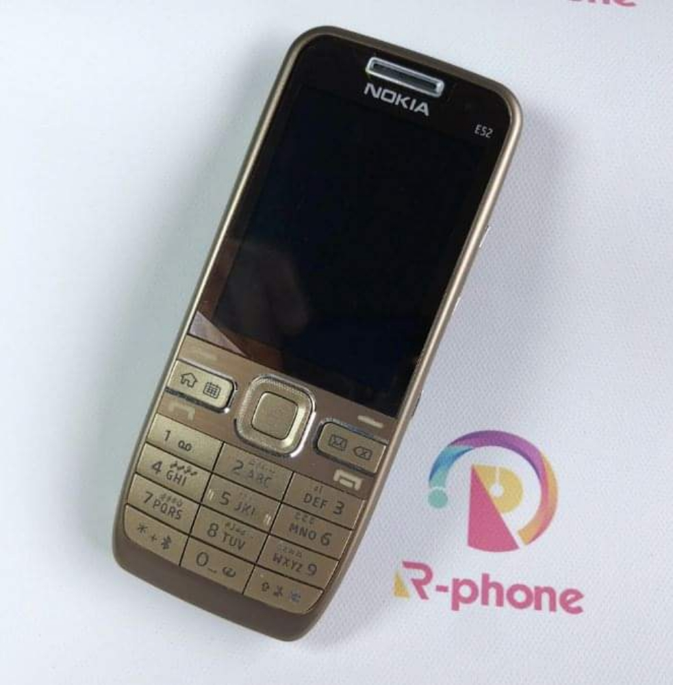 Nokia e52 new with box - 4