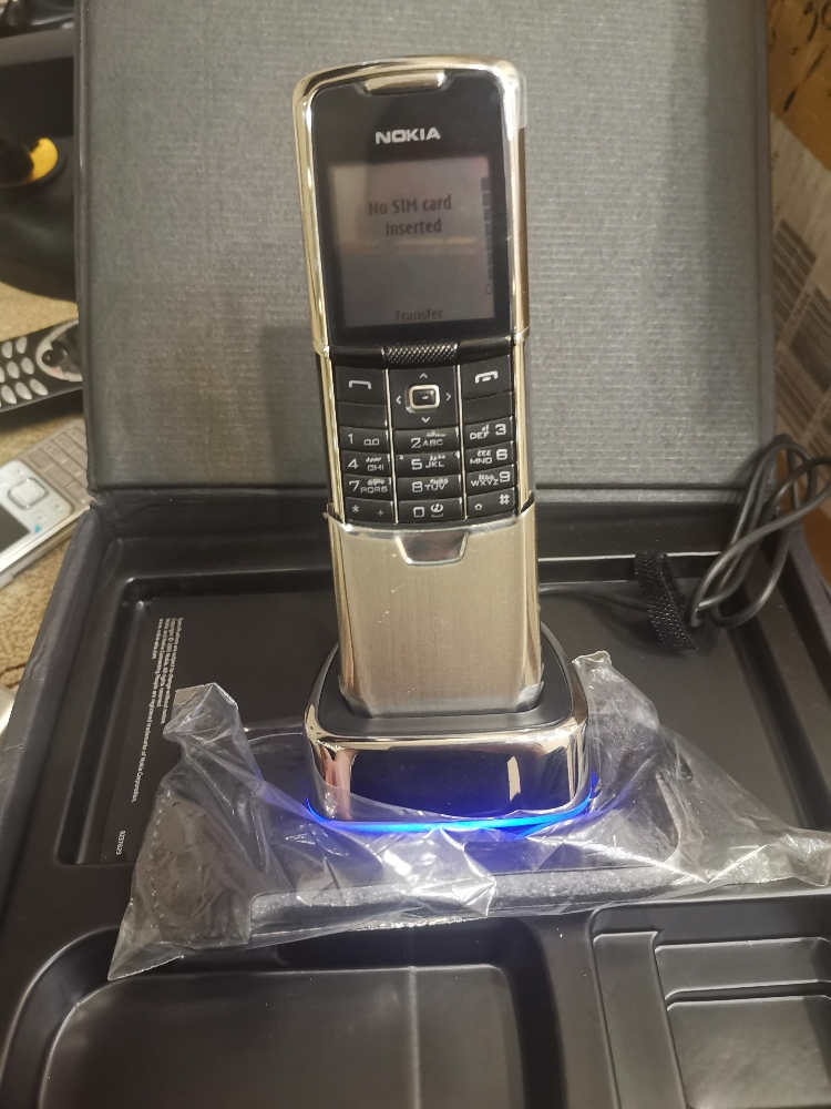 Nokia e52 new with box - 6