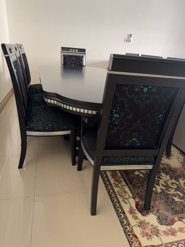 طاولة سفره للبيع ب ٨ كراسي  - 2
