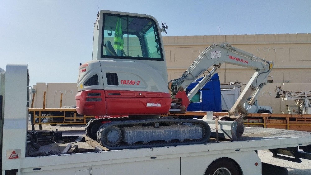 Mini excavator takeuchi 3.5 - 1