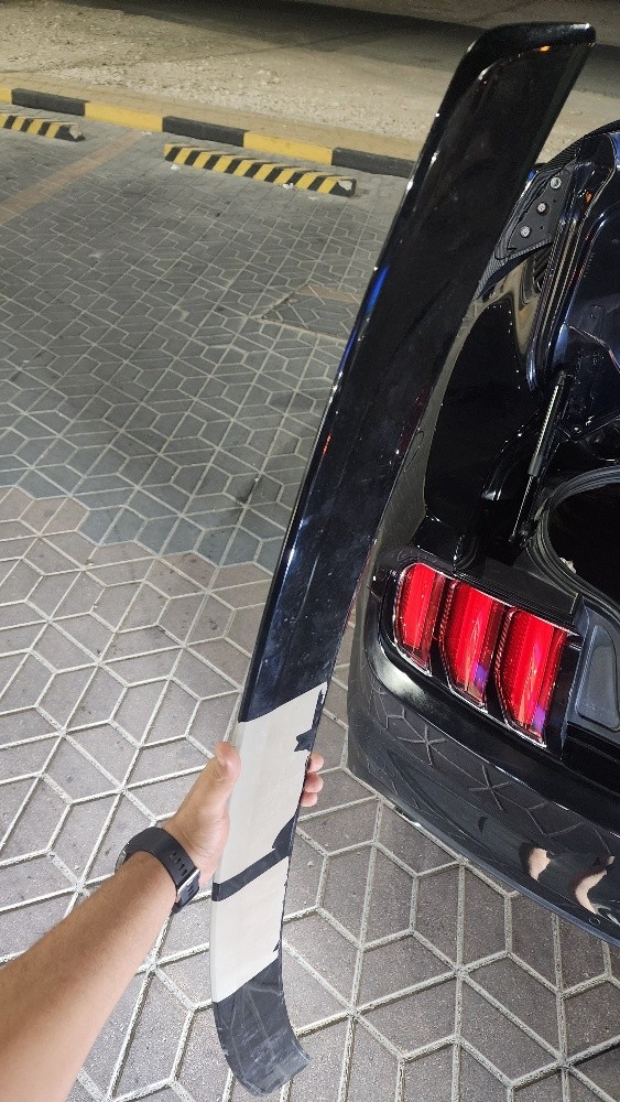 original spoiler mustang GT - 1