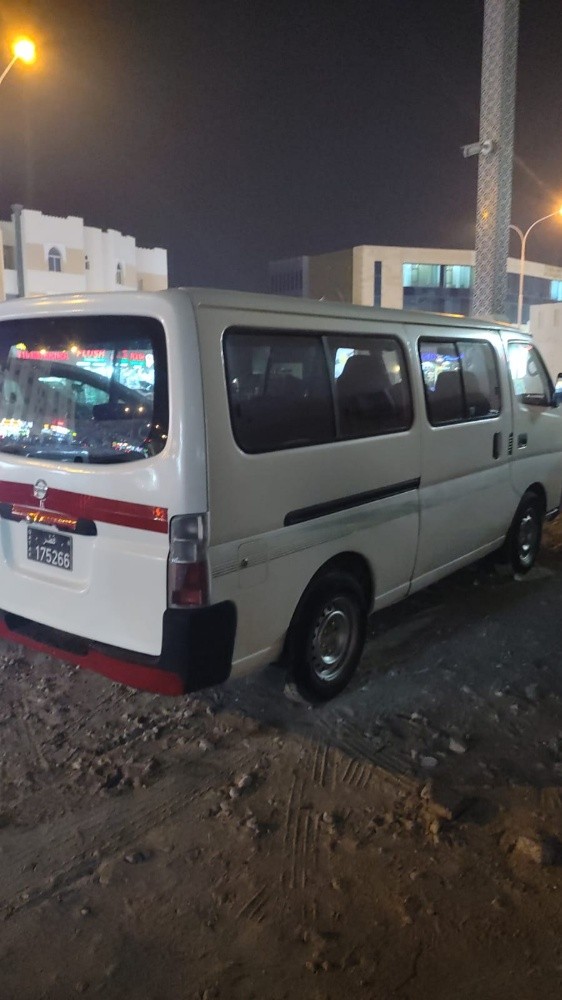 نيسان باص صغير للايجار - 1