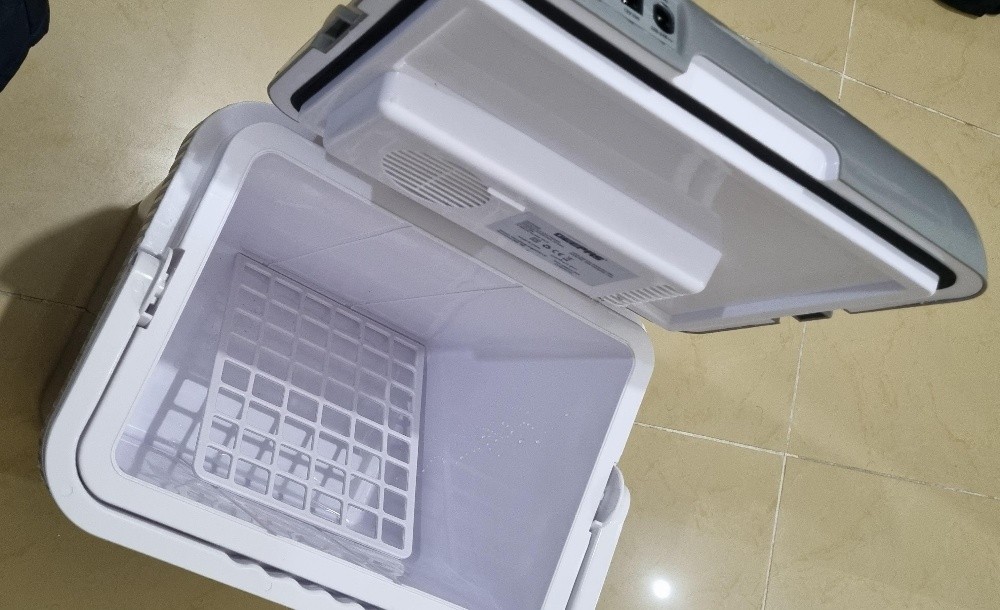 Hot & cold car or anywhere fridge - 2