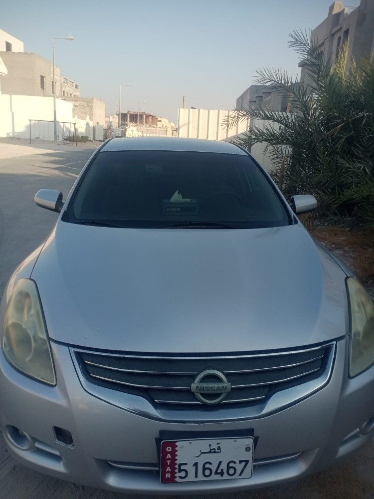 Nissan Altima - 1