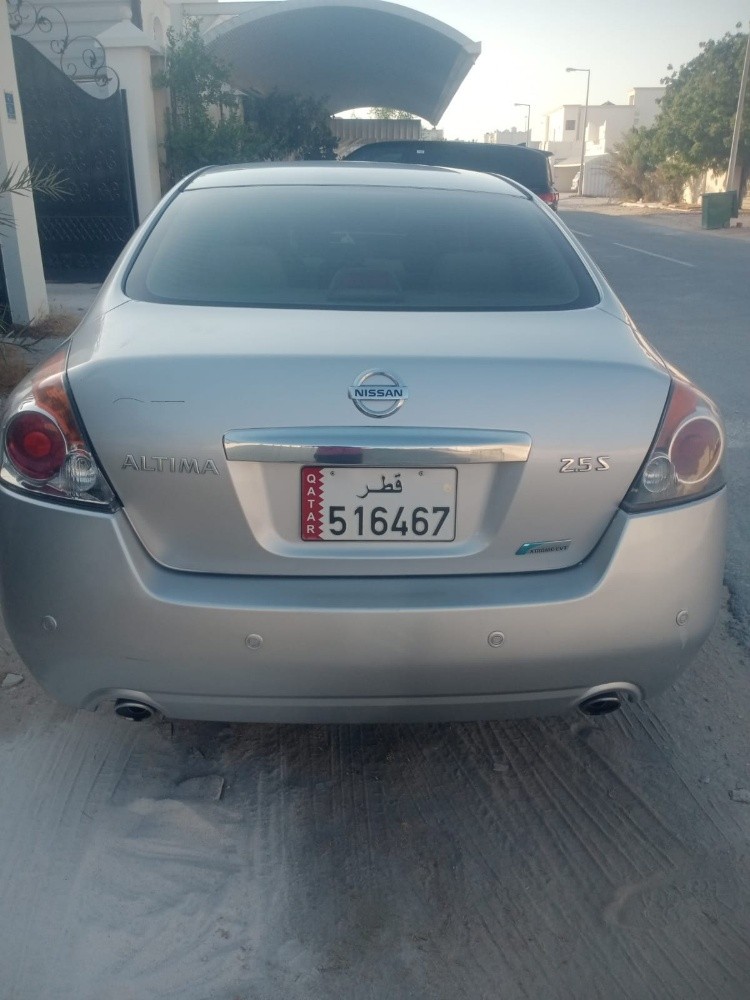 Nissan Altima - 2