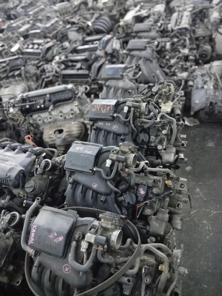 HR16 Sentra engine - 1