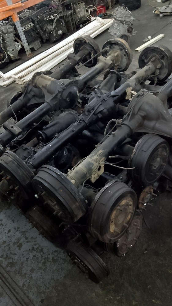 deffirential Nissan urvan - 2