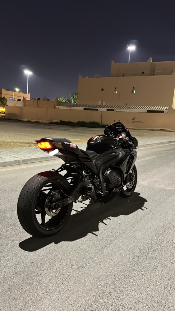 Suzuki 1000 - 3